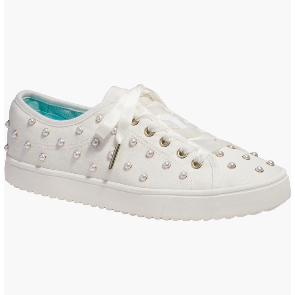Kate Spade New York Match Pearls Sneaker size 9